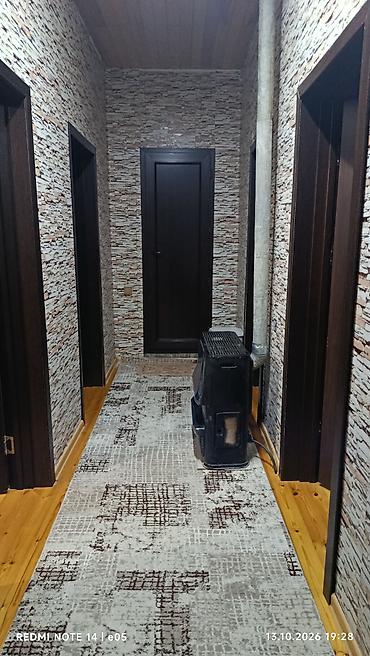 sabranda satilan evler: 3 otaqlı mənzil – daxili plan və təchizat - taxta tavan, - Yataq — 5