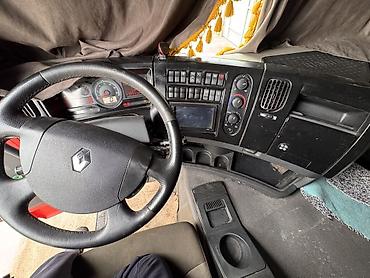 Тягачи: Тягач, Renault, 2012 г., Шторный — 12