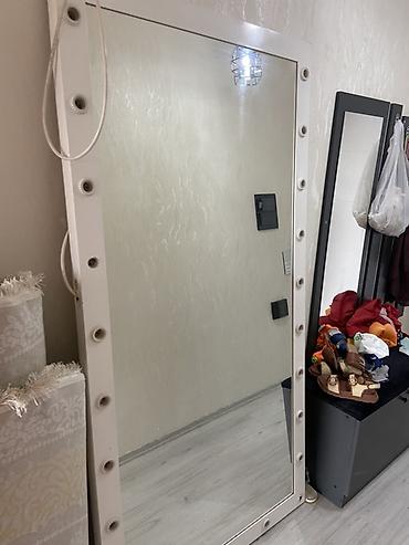 işıqlı güzgü: Güzgü Döşəmə üstü, Düzbucaqlı, Makiyaj üçün, Arxa işıqlı — 5