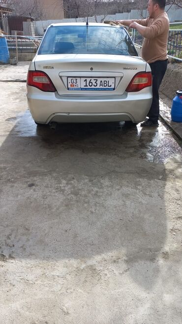 шорты джинсовые s: Daewoo Nexia: 2008 г., 1.5 л, Механика, Бензин, Седан