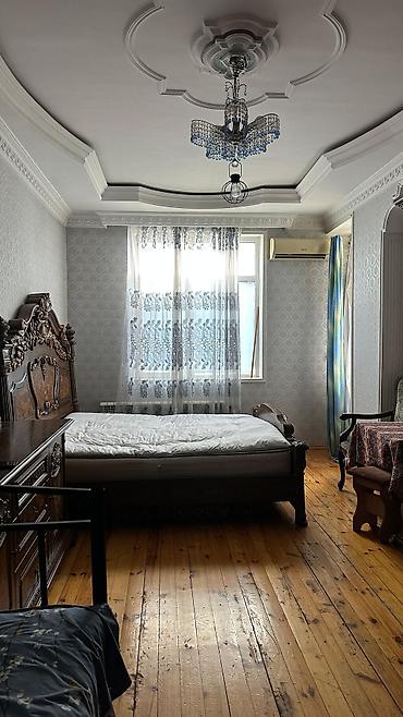 Köhnə tikili: Geniş və işıqlı mənzil interyeri - Klassik dizaynlı geniş zal — 1