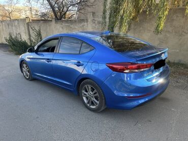 Hyundai: Hyundai Elantra: 2 l | 2017 il Sedan — 2