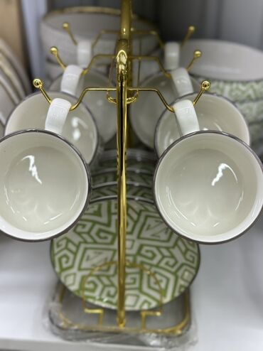 чайный сервиз на 12 персон: Набор посуды для чая/кофе с подставкой - Комплектация: 6 кружек + 6