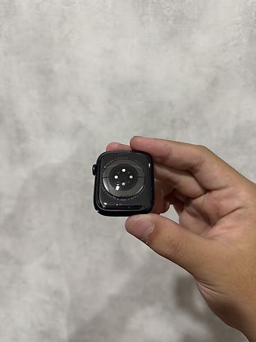 Apple Watch: Модель: Series 7 Память: 32 GB АКБ: 86% Цвет: Midnight Состояние — 2