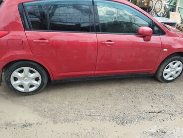 Nissan: Nissan tida satlir əla vəziyyətdədir avtomobilinin salonu – tam daxili — 18