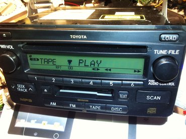 Avtoelektronika: Toyota maqnitolasi. Ustden cixma,tam iwlek veziyyetde. Qiymeti 55 azn — 1