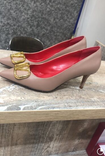 продам туфли женские: Туфли Valentino, 36, цвет - Бежевый