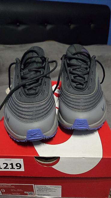 Patike: Patike kupljene u djaku placene 15500dinara, obuvene par puta samo — 6