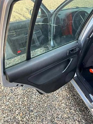 prodaja auta: TAPACIRI VRATA ZA VOLKSWAGEN GOLF 4 | Tapaciri vrata za VW Golf 4 — 2