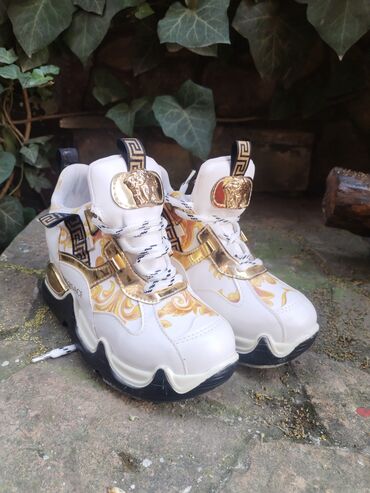 Women's Sneakers and athletic shoes: 37 — 4