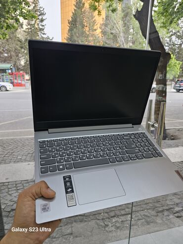 Lenovo: Lenovo 15.6 ", Intel Core i3, 256 GB