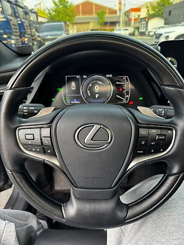 установка люка на авто: Lexus ES: 2022 г., 2.5 л, Вариатор, Гибрид, Седан — 10