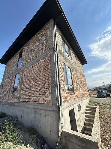 Продажа коттеджей и домов: 🔥Продается Дом 🔥 🏡Район: Оскон Ордо ✅Участок: 4соток 📍Площадь: 255 — 5