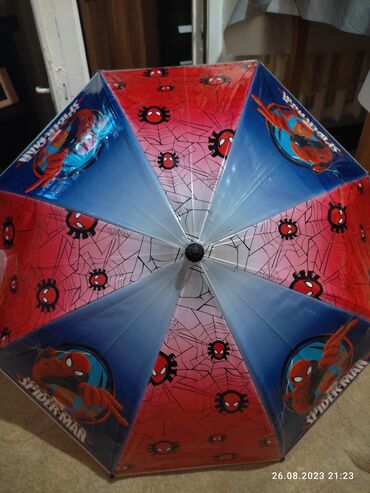 зонтики детские: Продаю зонтик для мальчика.Человек-паук. Состояние нового пользовались