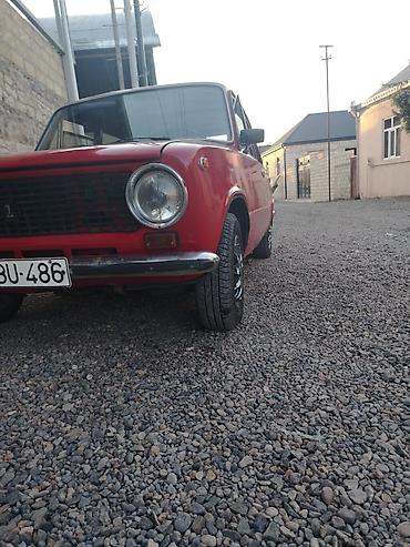 klas 6: VAZ 2101, qırmızı rəngdə sedan - Kuzov: klassik “Jiquli” dizaynı — 6