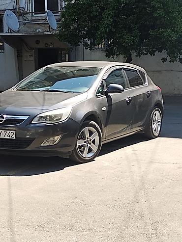 Opel: Opel Astra: 1.4 l | 2010 il 35000 km Hetçbek — 2