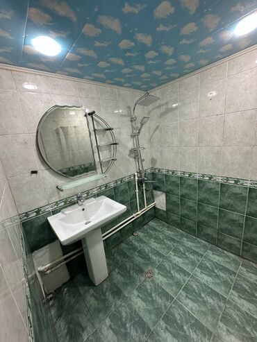 Uzunmüddətli kirayə mənzillər: Həzi Aslanov metrosu yaxınlığı,Gəncə pr,Xəzər univermağı ilə üzbəüz,5 — 6