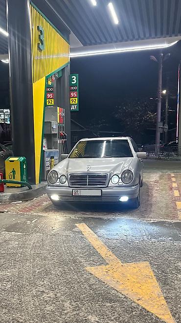 Mercedes-Benz E-Class: 1996 г., 2.3 л, Механика, Бензин, Седан
