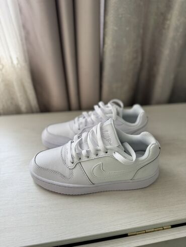 найк кроссовки женские: Стильные унисекс кроссовки Nike, оригинал, выполненные в классическом