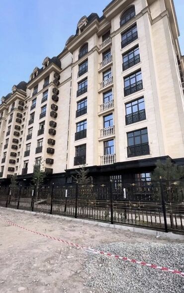 купить квартиру в 10 микрорайоне: 2 бөлмө, 83 кв. м, Элитка, 7 кабат, ПСО (өзү оңдоп түзөтүп бүтүү үчүн)