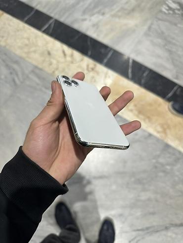 Apple iPhone: IPhone 11 Pro, Б/у, 64 ГБ, Белый, Зарядное устройство, Чехол, Кабель, 68 % — 2