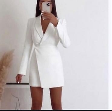 Ağ rəngdə şıq blazer-plaşet tipli qısa don. - Dizayn: Kostyum/blazer