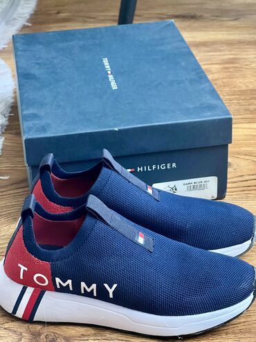 Кроссовки и спортивная обувь: Легкие кроссовки Tommy Hilfiger 36,5 размер в отличном состоянии!