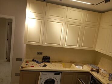 Sifarişlə yataq dəstləri: Bej rəng palitrasında klassik-modern tərzdə mebel dəsti - Yataq otağı — 6