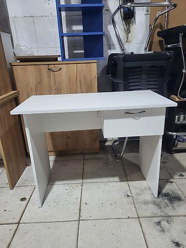 Dördbucaq masa, Stulsuz, Polkasız, Siyirməli, Sadə laminat lalafo.az -da Dördbucaq masa, Stulsuz, Polkasız, Siyirməli, Sadə laminat