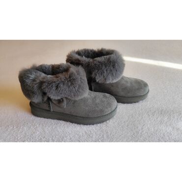 Ugg obuća: Ugg čizme, bоја - Siva, 39 na lalafo.rs — 3 Ugg obuća: Ugg čizme, bоја - Siva, 39 — 3