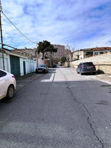 Həyət evləri və villaların satışı: Bakıxanov qəs. 5 otaqlı, 200 kv. m, Orta təmir — 10