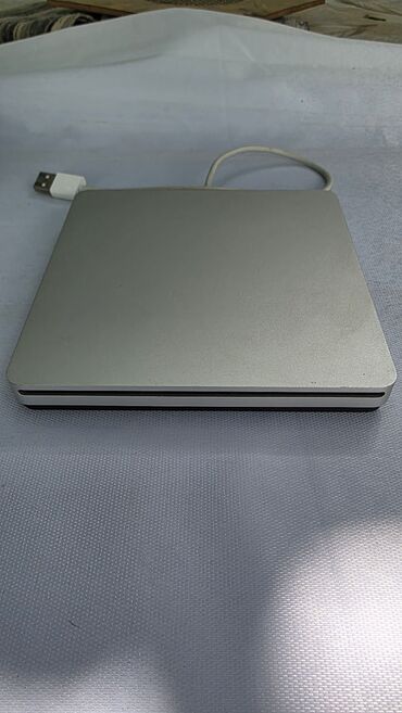 Modemlər və şəbəkə avadanlıqları: Apple SuperDrive satılır Texniki xüsusiyyətləri: * Model: Apple USB
