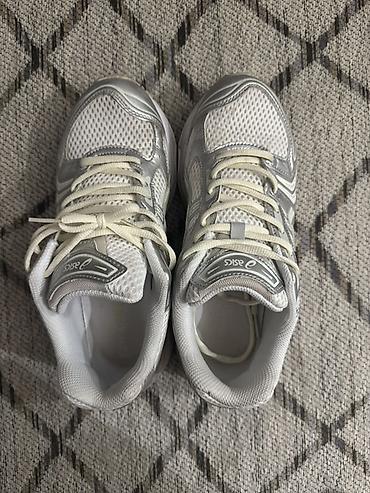 Мужские кроссовки, 40, Asics, Б/у, цвет - Серебристый
