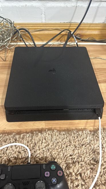 купить ps 3 slim: Продам Sony PlayStation 4 в хорошем состоянии, 2 джойстика