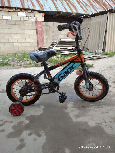 детские товары: Велосипед сатылат 
состояние отличное 
цена 2000 сом