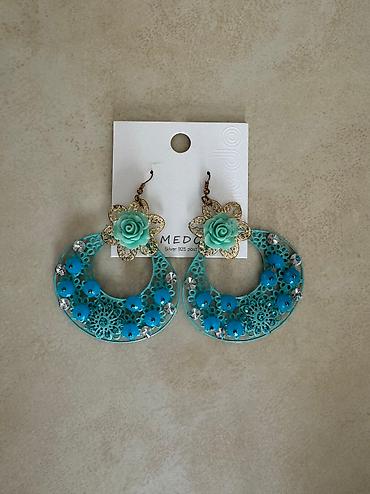 Серьги: 1 2 3 по 500 сом,остальные по 300 сом — 10