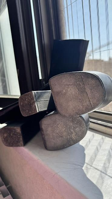 Çəkmələr: Platformalı çəkmələr - Rəng: qara - Material: hamar eko‑dəri — 6