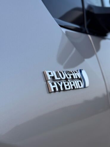 Toyota: Toyota Prius: 2018 г., Автомат, Гибрид, Седан — 3