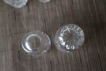 Стаканы: Винтажные хрустальные рюмки/стаканы. 4 рюмки. Высота 7 см, объем 80 — 5