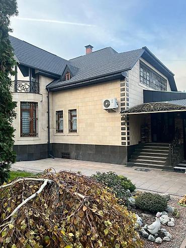 Долгосрочная аренда домов: 390 м², 7 комнат — 1