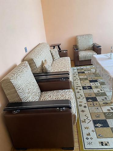 Divan və kreslo dəstləri: İşlənmiş, Divan-kravat, 2 kreslo, Bazalı, Açılan — 1