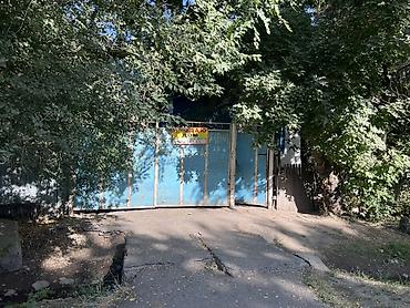 город каинда: Петровка айылынан уй сатылат,документтери баары жайында.Баасы келишим — 1