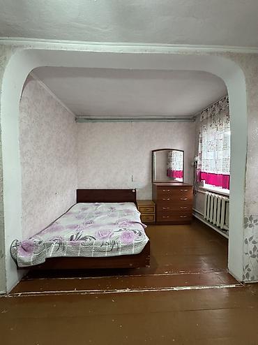 Продажа коттеджей и домов: ✨Продаётся дом в г. Шопоков✨ 🏡Характеристики: • Участок - 7 соток • — 11