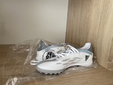 zhenskie krossovki adidas duramo: Размер: 41.5, цвет - Белый, Новый