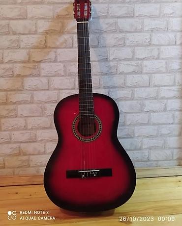 ucuz gitar: Klassik akustik gitara – qırmızı-sunburst rəng sxemi ilə - Korpus — 5