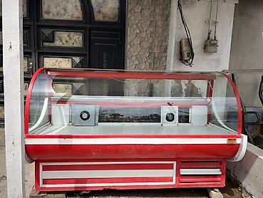 modul tipli ev: Qırmızı rəngli soyuducu vitrin satılır. Market, ərzaq dükanı, qəssab — 1