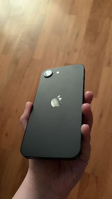 12 iphone: IPhone 16e, 128 GB, Qara — 1