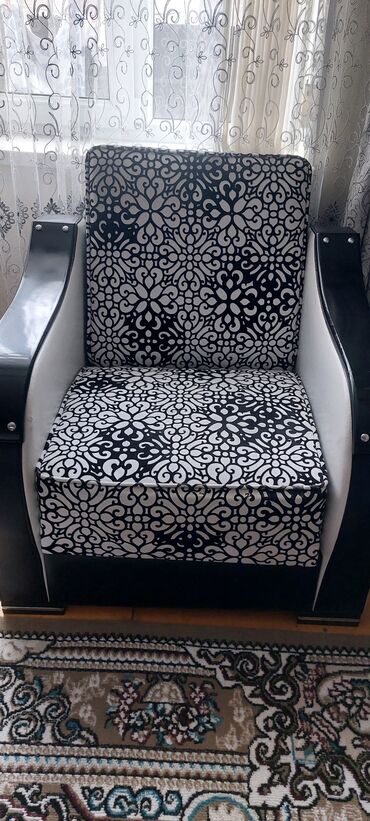 metbex ucun divan: Divan, İşlənmiş, Açılan, Bazalı, Vеlur parça, Çatdırılma yoxdur