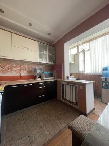 продажа квартир в бишкеке без посредников 2023: 2 комнаты, 65 м², 106 серия, Евроремонт