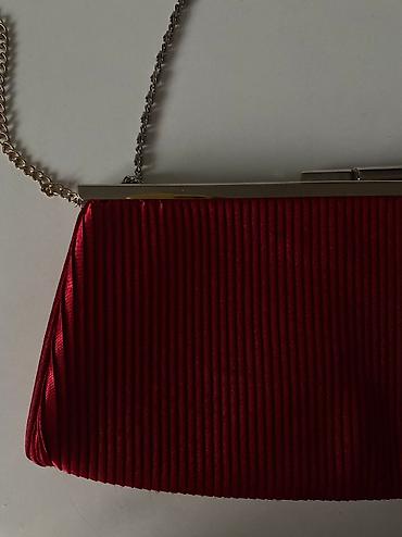 Классические сумки: Вечерняя сумочка из перьев страуса дополнит ваш выход в свет — 12